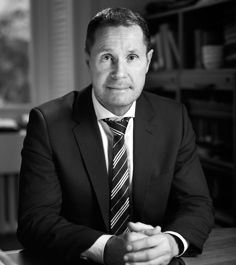 Urban Giborne, Advokat inom affärsrätt.